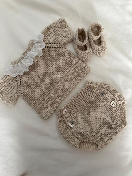 Conjunto para tres meses,hilo de algodón.